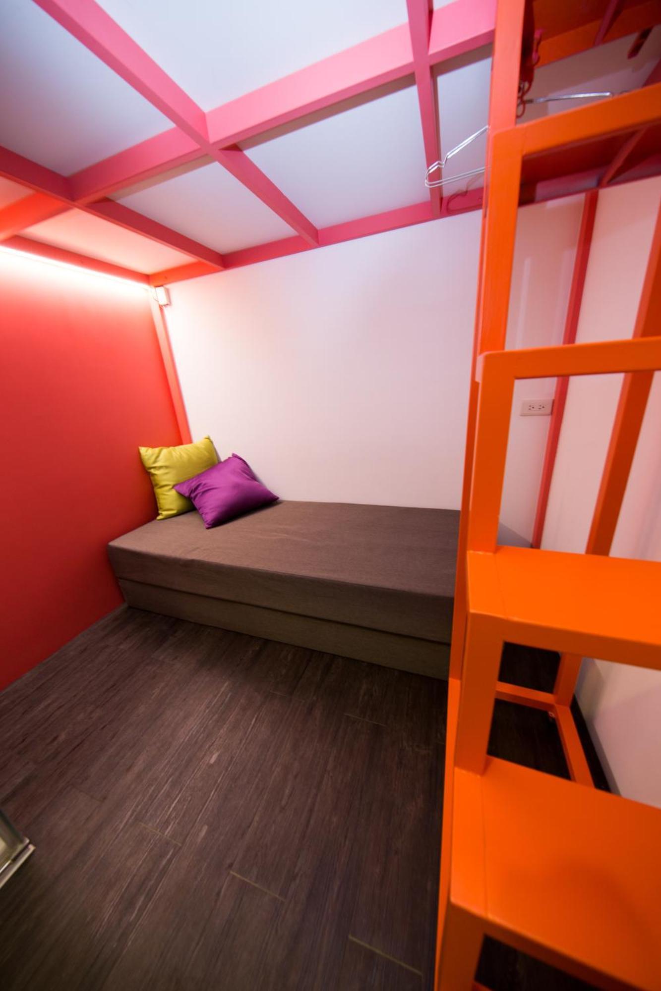 Sleepbox Hostel Тайбей Екстер'єр фото